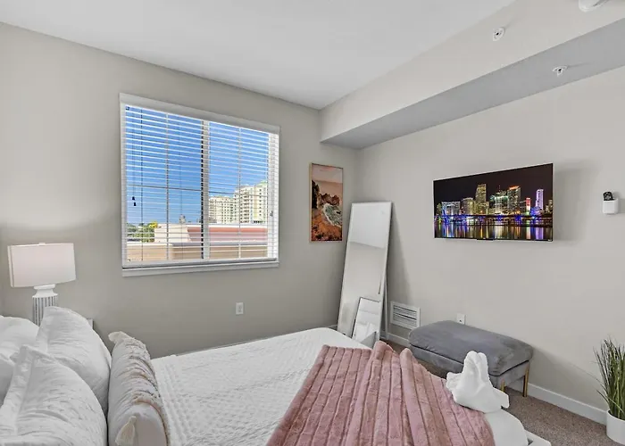 Sunny Haven 2 Bedroom Unit In Boynton Beach With Parking