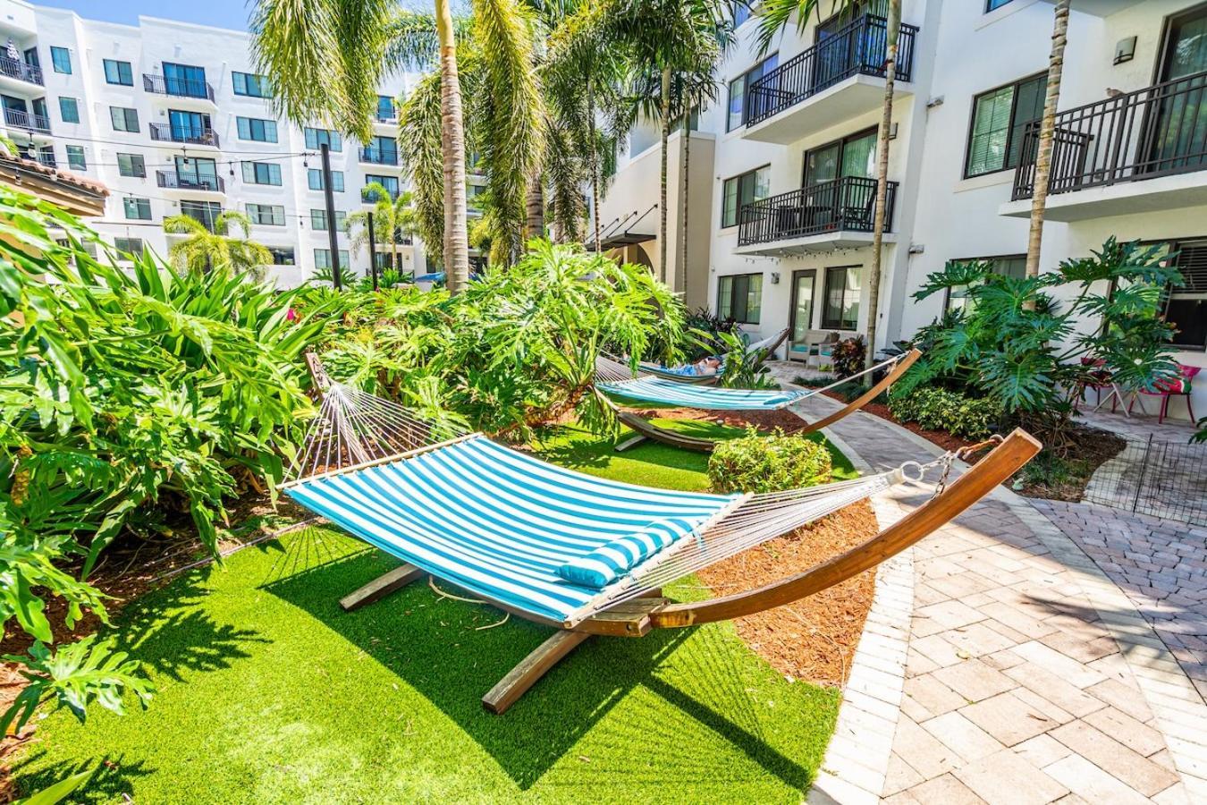 Apartment Sunny Haven 2 Bedroom Unit In Boynton With Parking *