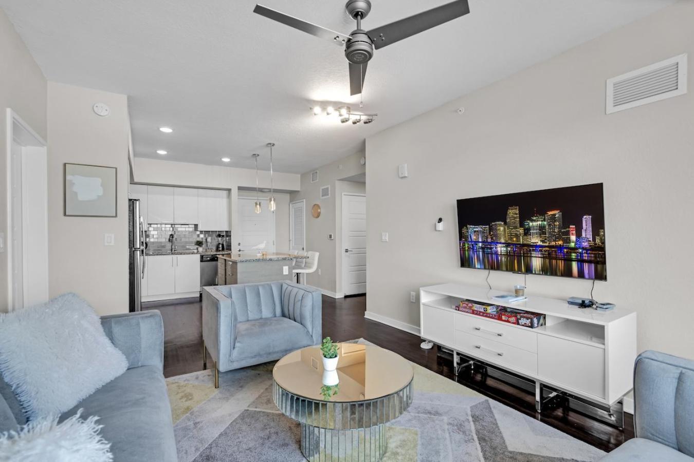 Apartment Sunny Haven 2 Bedroom Unit In Boynton With Parking *