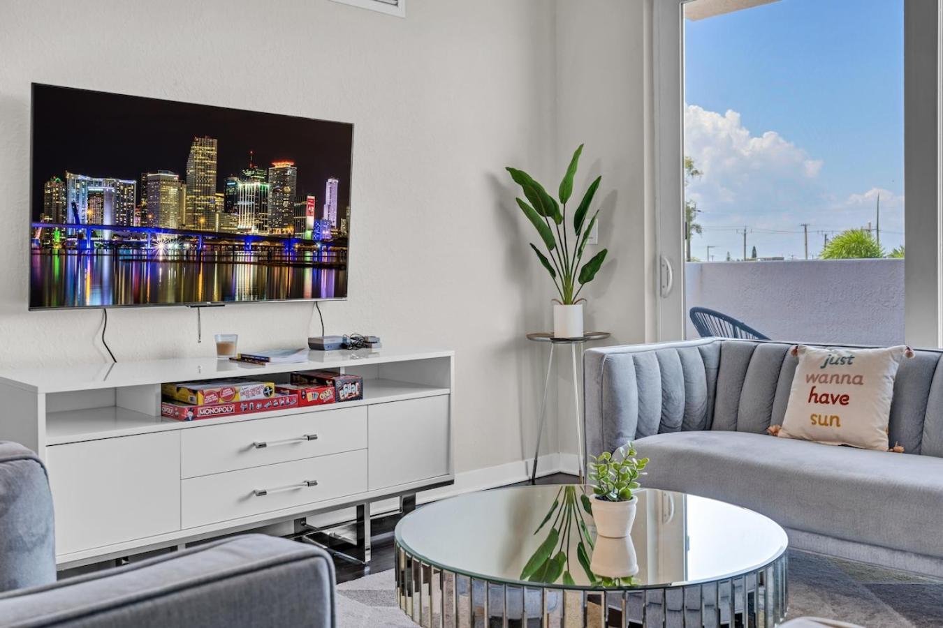 Sunny Haven 2 Bedroom Unit In Boynton With Parking Boynton Beach