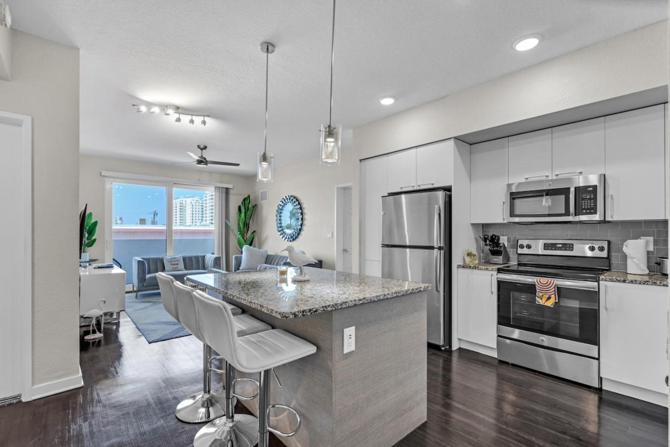 Sunny Haven 2 Bedroom Unit In Boynton With Parking Boynton Beach