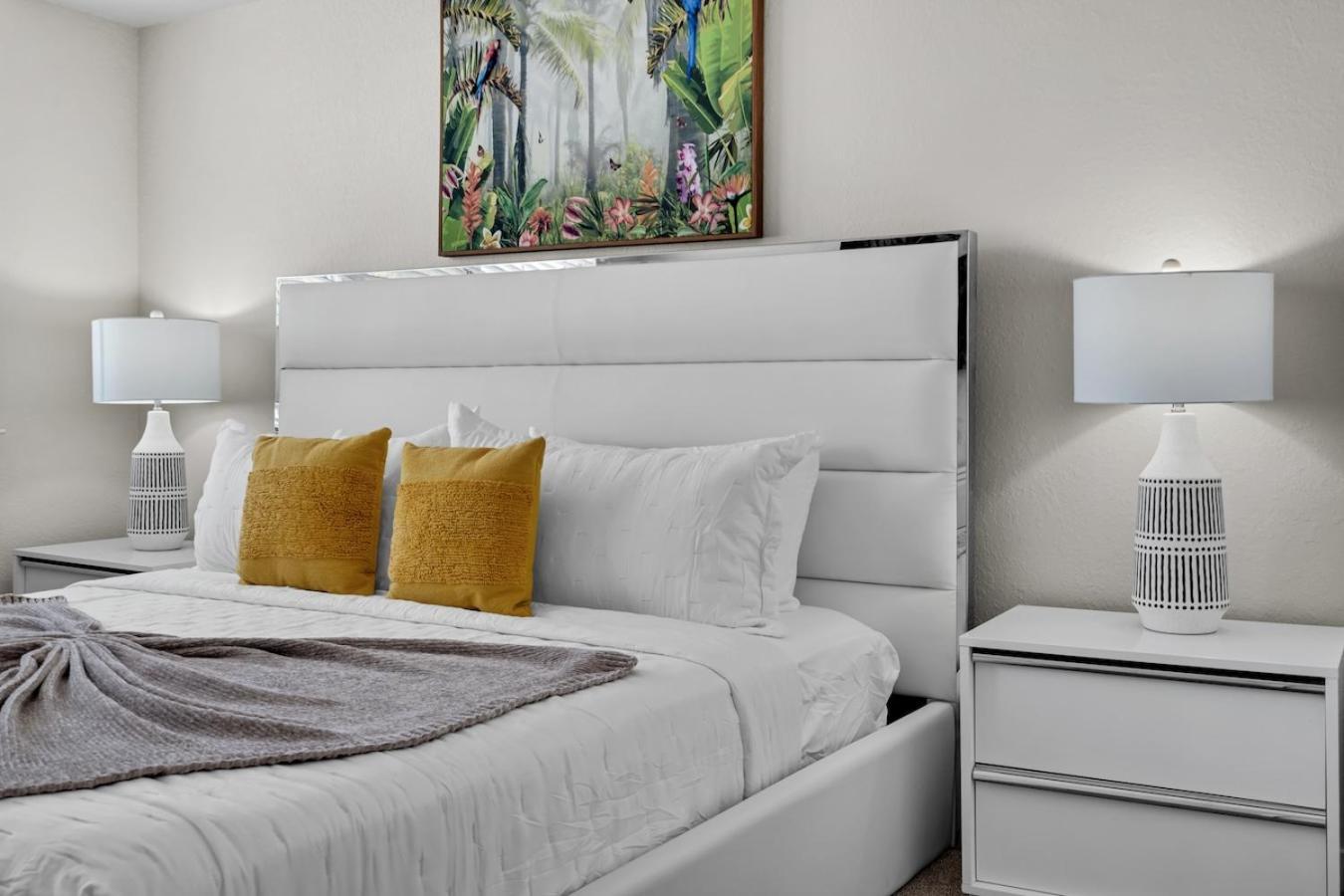 Sunny Haven 2 Bedroom Unit In Boynton With Parking *