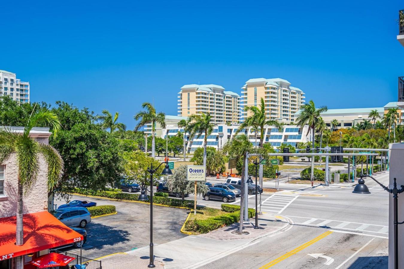 Sunny Haven 2 Bedroom Unit In Boynton With Parking *